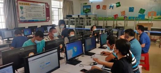 山根鎮(zhèn)組織36名村“兩委”干部開展計(jì)算機(jī)技能培訓(xùn)